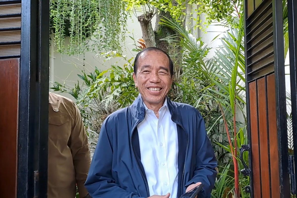 Jokowi Ketum PSI? Hindari Isu Rebut Kursi Anak Muda