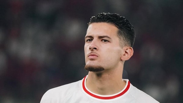 Justin Hubner & Jennifer Coppen: Petualangan Jepang & Kamari