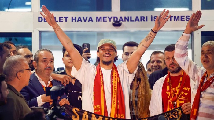 Rahasia Transfer Sane ke Galatasaray: Peran Oezil Terungkap?