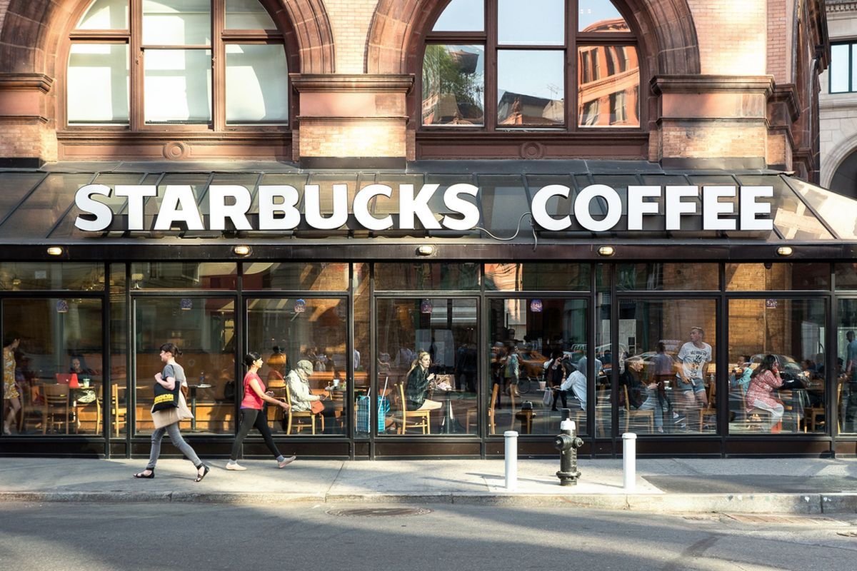 Starbucks China: Perang Harga Kopi, Saingi Lokal Murah?